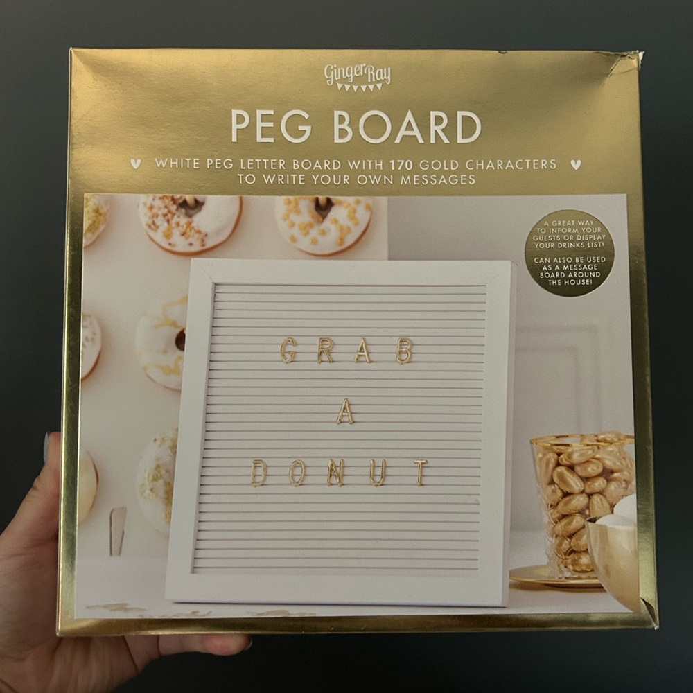 Message peg board